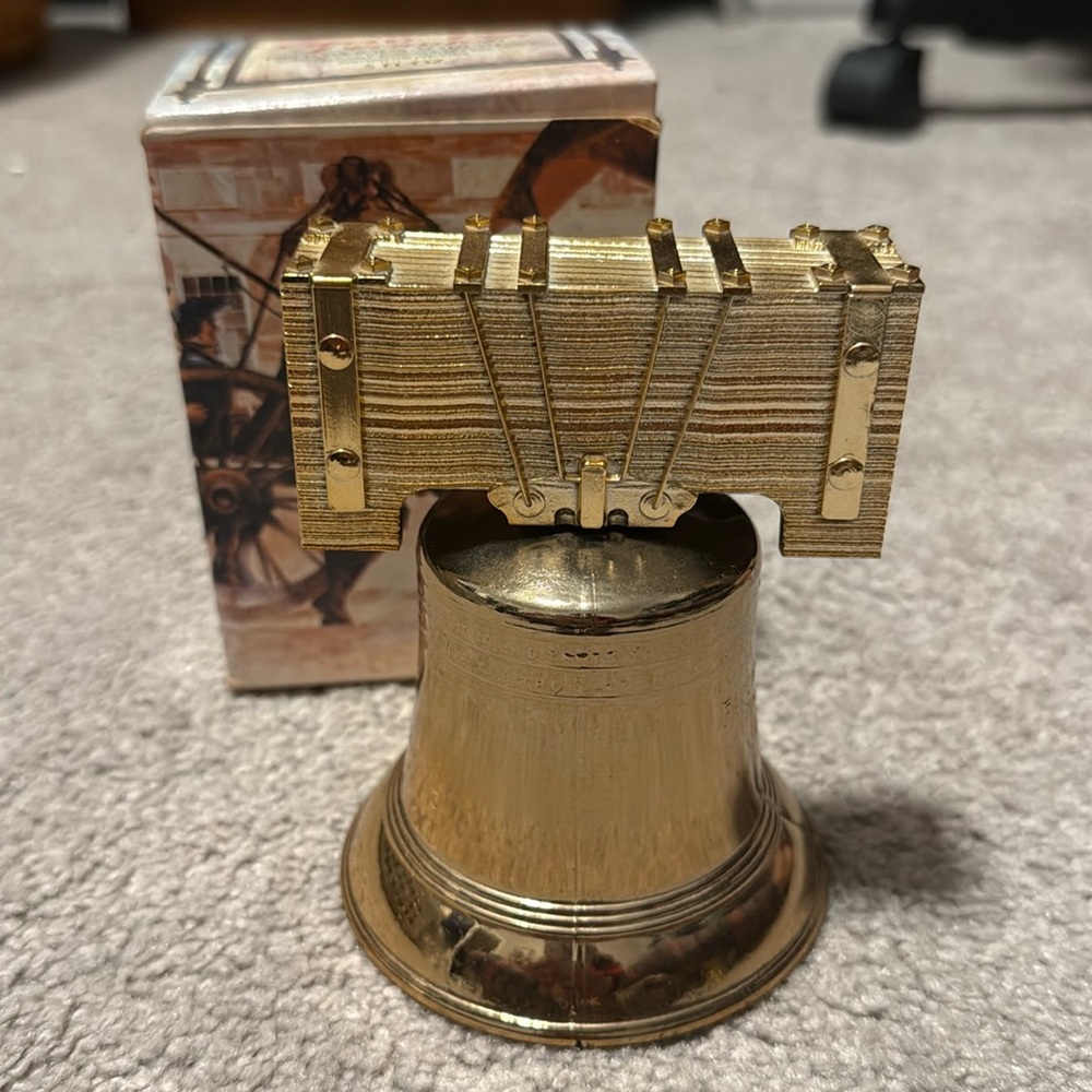 Vintage AVON Liberty Bell Decanter for Men's After Shave - With Aftershave